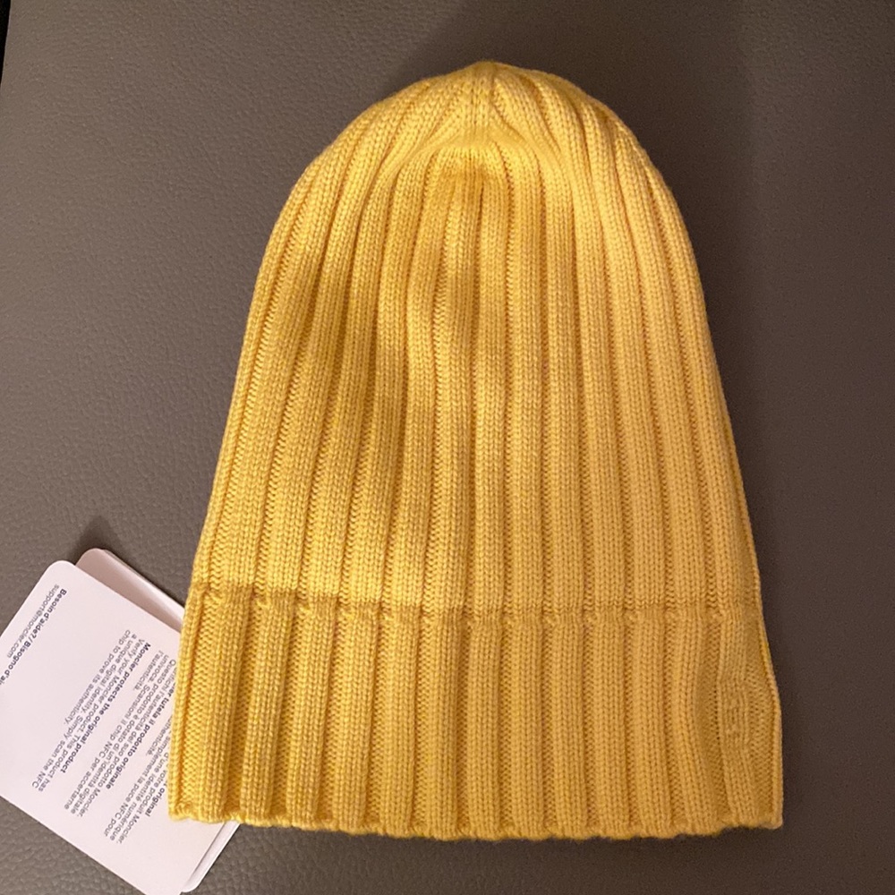 NEW Auth. MONCLER beanie, skull logo wool HAT ONE SZ FITS ALL; UNISEX - Picture 8 of 16